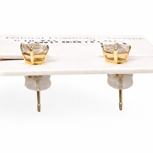 Natural diamond in 18K yellow gold Square Stud Earrings